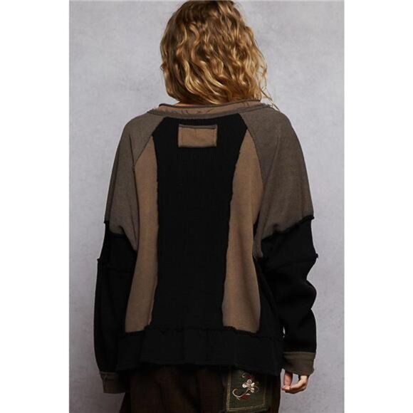 POL Color Block Waffle Knit Raw Hem Sweatshirt - Picture 4 of 9